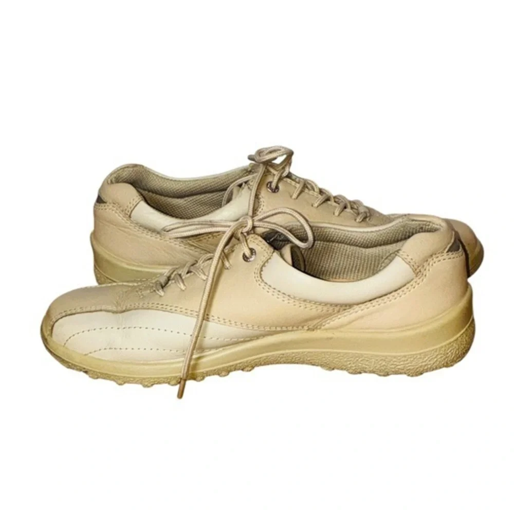 Hotter Tone II Walking Sneaker Shoe in Cream & light Tan